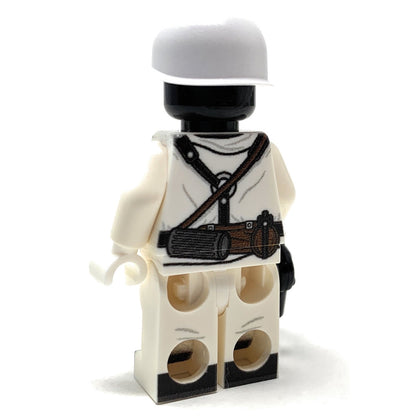 German WW2 Winter Soldier w/ MP40 Military Minifig
